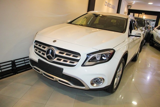 El Gobierno Nacional reduce impuestos para autos de lujo y motos