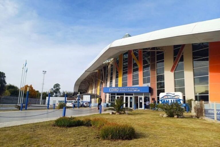 Boletazo en San Luis: Desde este sábado, rigen las nuevas tarifas del transporte interurbano con aumentos de hasta el 10%.