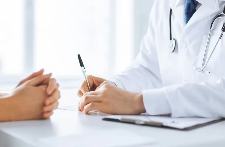 Monotributistas en alerta: Ajustes y recortes en las obras sociales