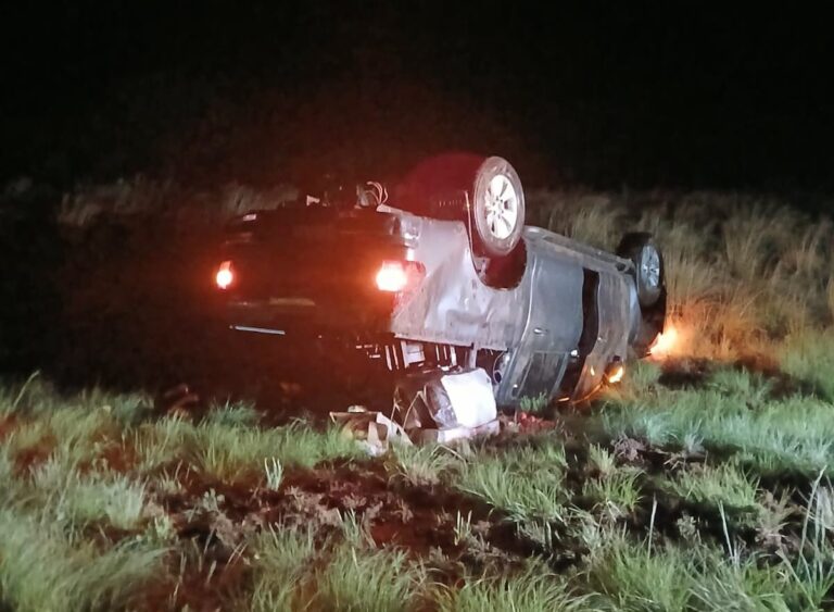 Accidente en la Autopista N°55: una camioneta volcó por la lluvia