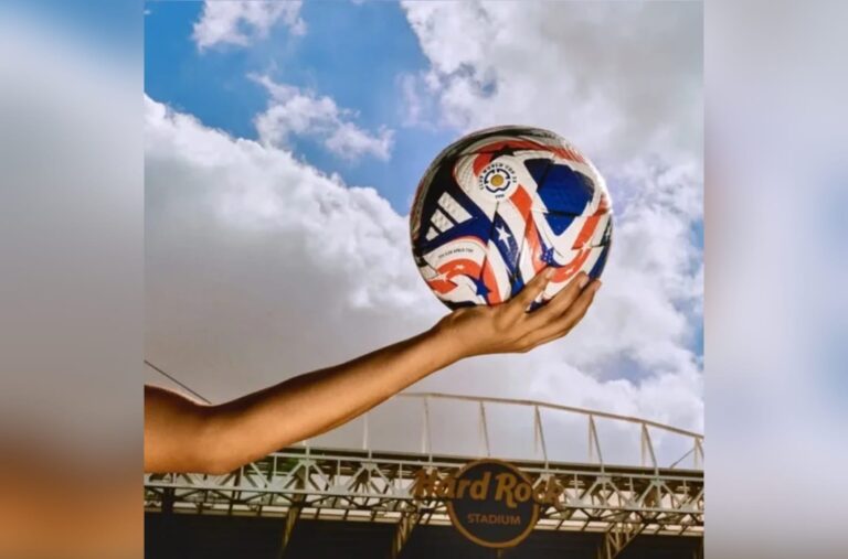 La pelota del Mundial de Clubes 2025: diseño inspirado en la bandera de EE.UU. y tecnología de punta para los árbitros.