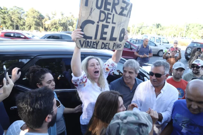 Karina Milei y Luis Caputo encabezaron un acto de afiliación en medio de la polémica cripto