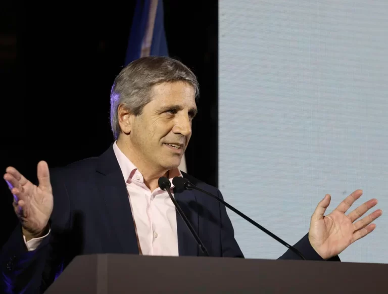 Caputo confirmó el acuerdo: Argentina recibirá US$20.000 millones del FMI