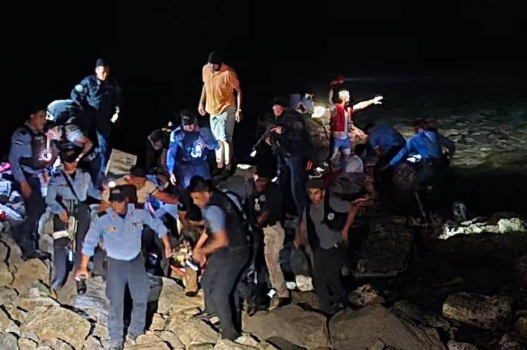 Tragedia aérea en Honduras: al menos 12 muertos la tras caída de un avión en el Mar Caribe.