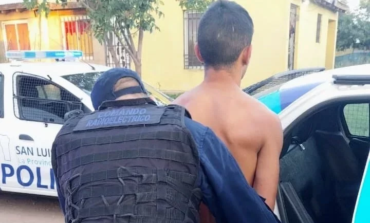Villa Mercedes: Un joven golpeó a su madre y enfrentó a la Policía antes de ser detenido