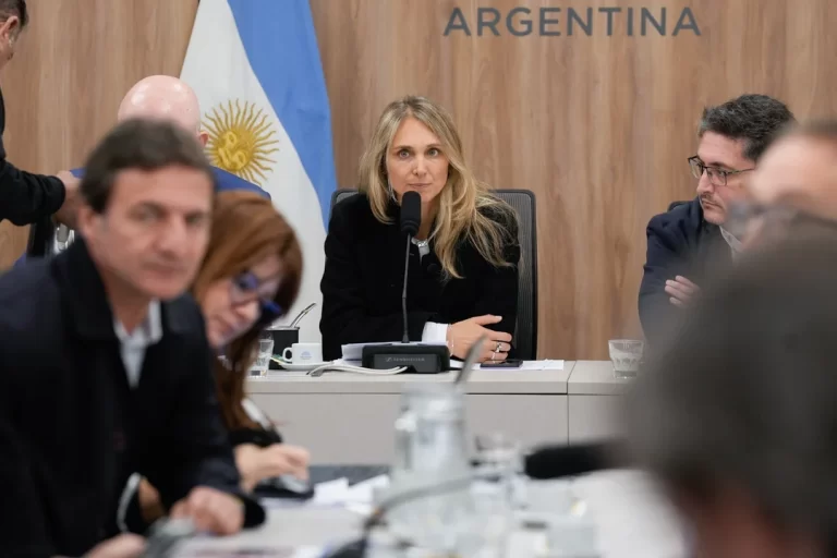 Hubo debate en Diputados por la moratoria y un bono a jubilados previo a la marcha de hoy