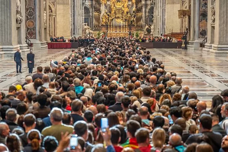 Despedida del Papa: la Basílica de San Pedro estará abierta hasta las 19