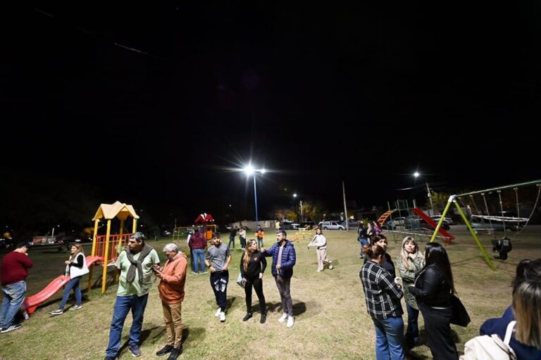 Inauguraron 400 nuevas luminarias led en el barrio La Ribera