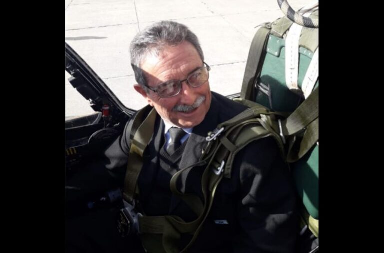 El relato de un héroe: Carlos Cachón, el Halcón que despegó de la V Brigada Aérea y marcó la Guerra de Malvinas con su valiente ataque al Sir Galahad