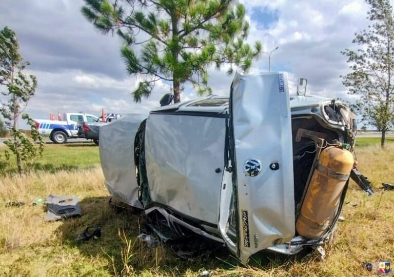 Un joven resultó herido tras volcar su auto en la Autopista de las Serranías Puntanas