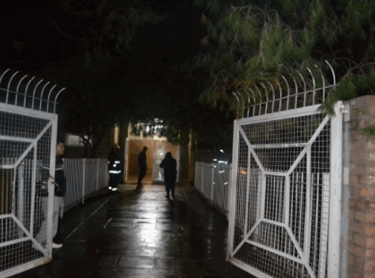 Vendía drogas al lado de una escuela y manejaba un “sistema” para sus clientes