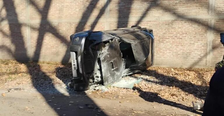 Trágico accidente en Mendoza: un joven de 17 años sacó la camioneta de sus padres, chocó y murió
