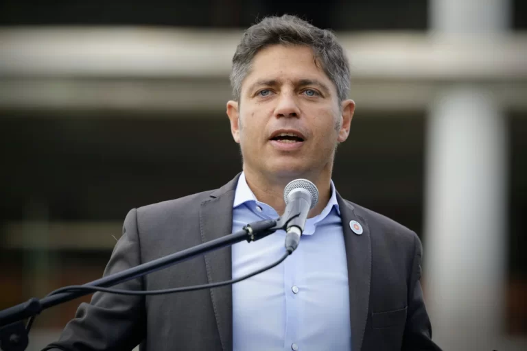Kicillof acusa a Milei de “entregar” YPF tras fallo judicial en EE.UU.