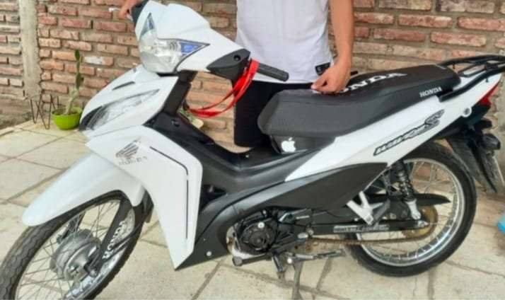 A un estudiante de Villa Mercedes le robaron la moto que le regalaron para sus 18