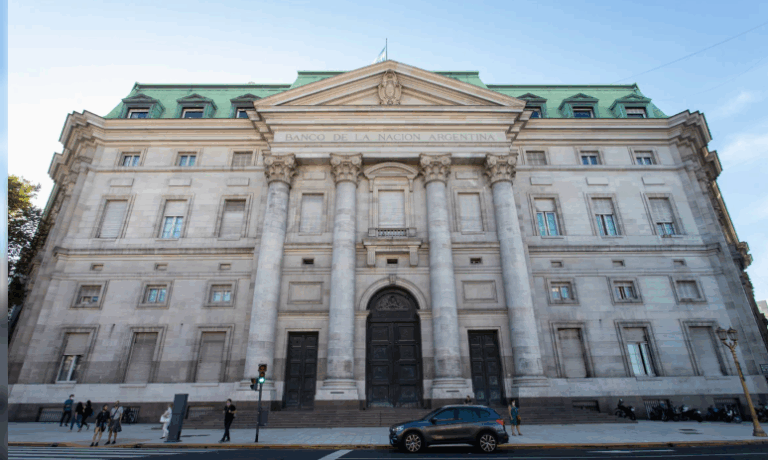 Fuerte ajuste en Banco Nación: cierran 60 sucursales en todo el país