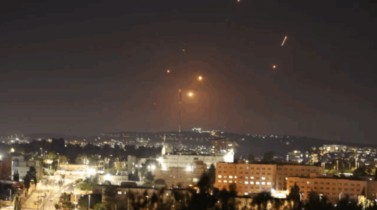 Escalada bélica: Irán reporta más de 400 muertos en bombardeos