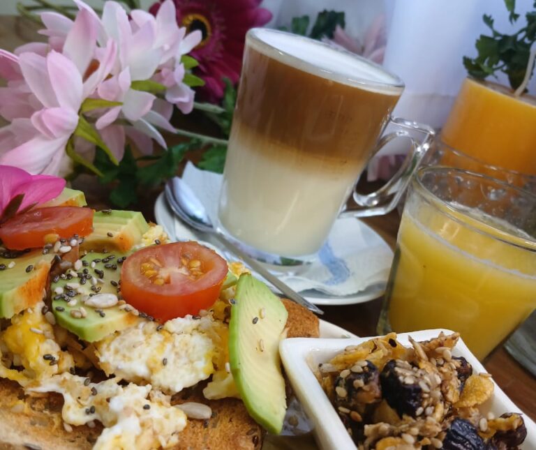 Hoy inaugura el primer bufet de Mujeres en Red: sabor y resiliencia en Merlo