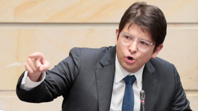 Le dispararon en la cabeza al candidato presidencial colombiano Uribe Turbay: Imágenes sensibles