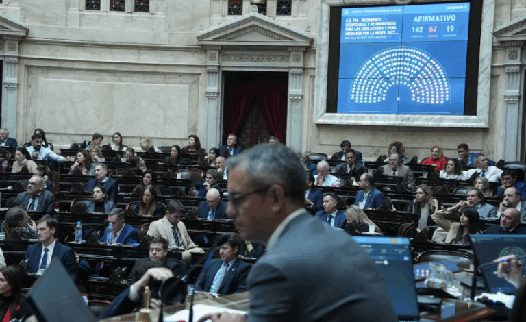 Jubilaciones: Diputados aprobó un aumento del %7,2 y una suba del bono a $110 mil