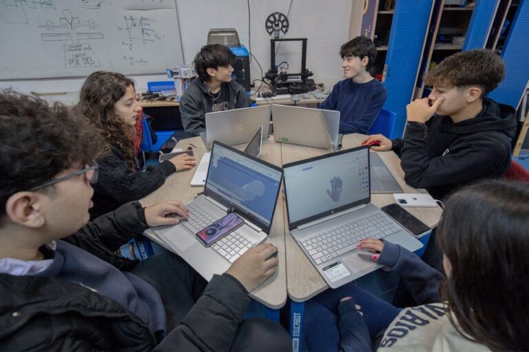 Jóvenes de San Luis crean esperanza con tecnología y solidaridad