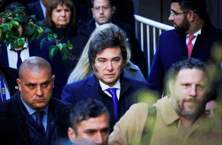 Milei oficializó el veto a las leyes de aumento jubilatorio y discapacidad