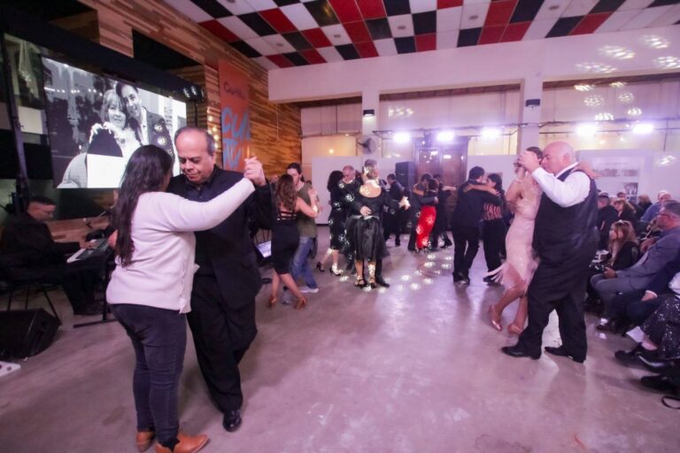 Impresionante noche de Tango en la “Milonga para Gardel”