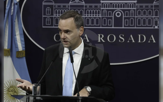 Adorni desmintió rumores y garantizó la cobertura de la Copa del Mundo