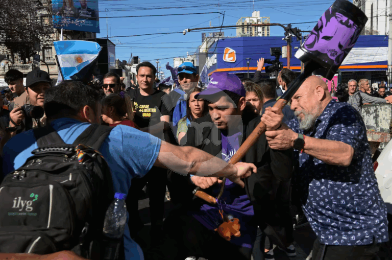 Un joven de 22 años detenido por la agresión a Milei en Lomas de Zamora