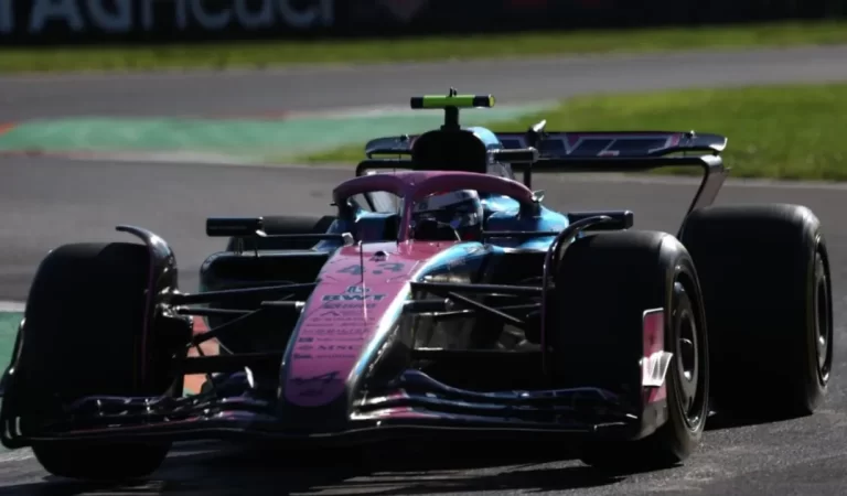 Franco Colapinto tuvo otra vez problemas en boxes y terminó 17