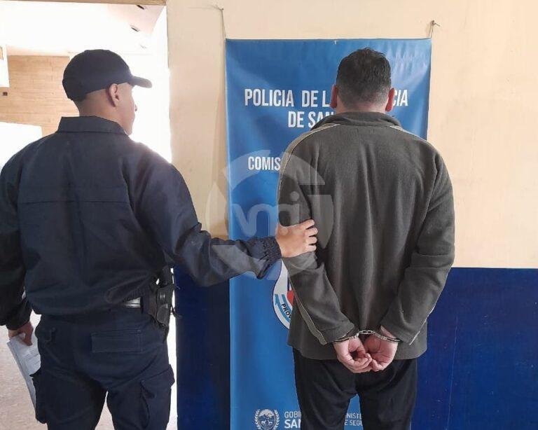 Detuvieron a un hombre por agredir a su padre de 83 años