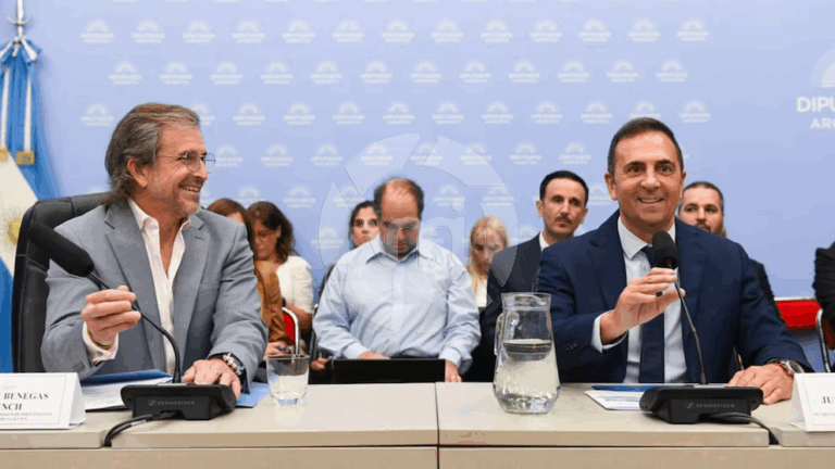 El Gobierno anunció la reforma laboral con salario dinámico y convenios por empresa