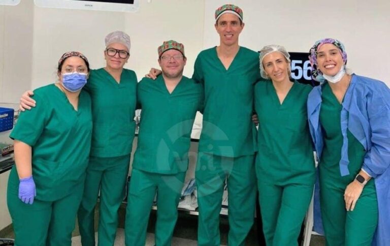 El Hospital Ramón Carrillo realizó una operación inédita por vía laparoscópica