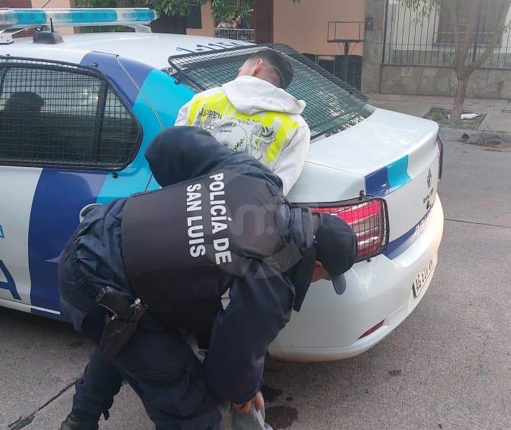 Vecinos redujeron a un joven que intentó robar en una vivienda de Villa Mercedes
