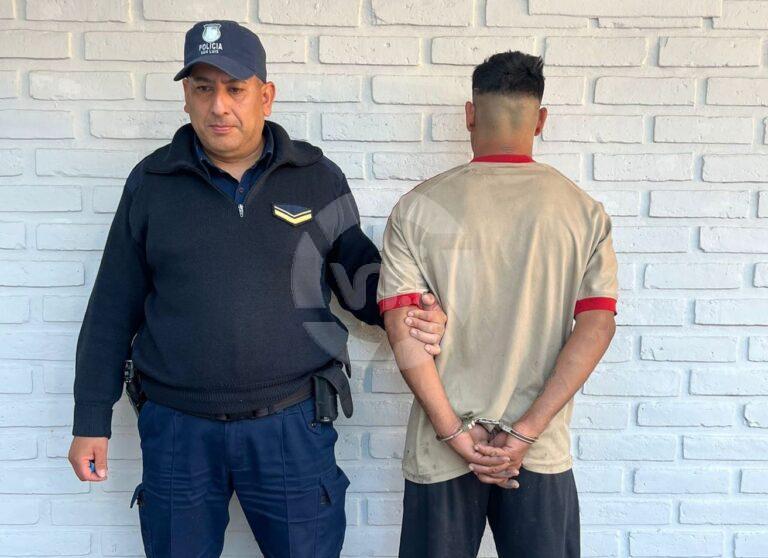 Un hombre de 29 años fue detenido por robar chapas