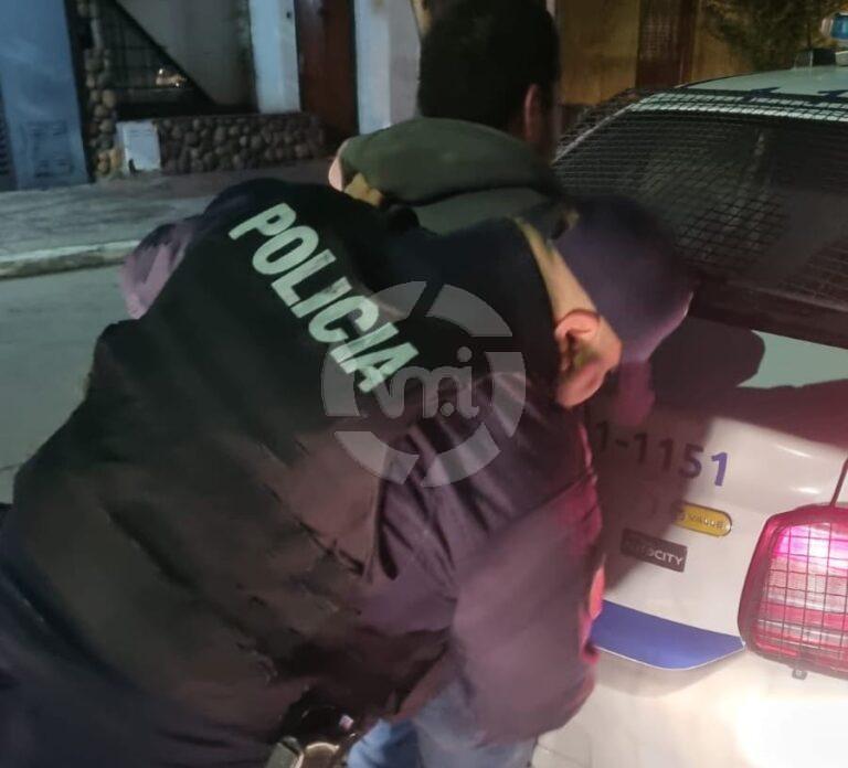 Rompió el vidrio de una panadería, robó y fue detenido pocas horas después