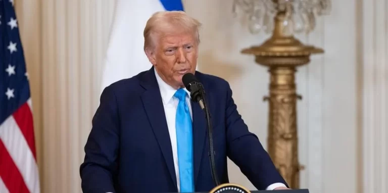 Trump exige el “cierre total” del espacio aéreo de Venezuela y aumenta la tensión regional