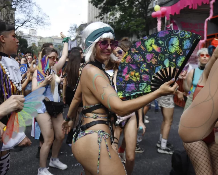 Marcha del Orgullo 2025: el colectivo LGBTIQ+ alza la voz contra las políticas de Milei