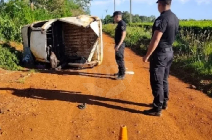 Misiones: conducía alcoholizado, volcó con sus hijos y murió el menor de ellos
