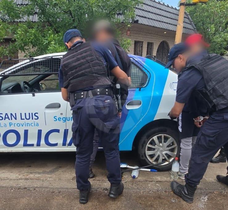 Demoran a tres “trapitos” por causar daños en un vehículo en Villa Mercedes
