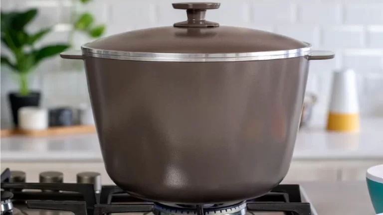 Crisis en Essen: despidieron a 30 empleados y traerán productos desde China