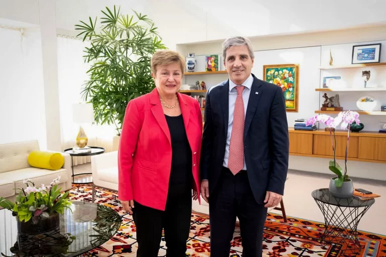 El FMI volvió a exigir que Argentina cumpla la meta de reservas