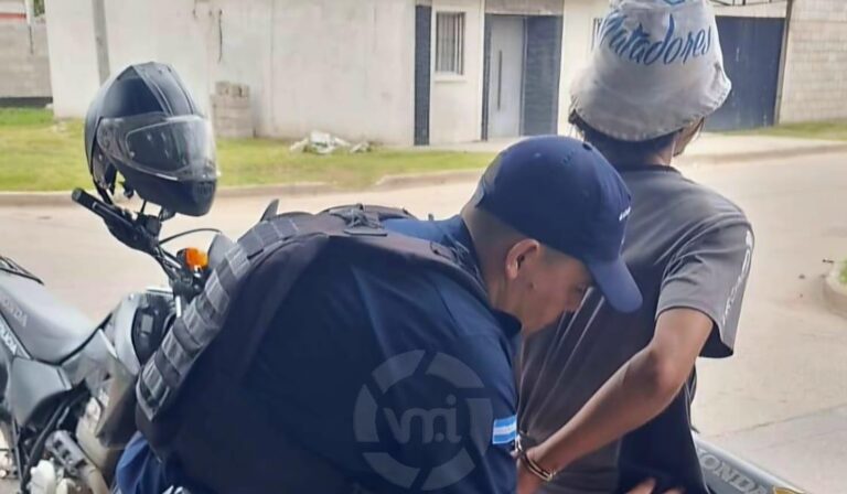 Villa Mercedes: demoraron a un hombre que llevaba un poste y un arma de juguete