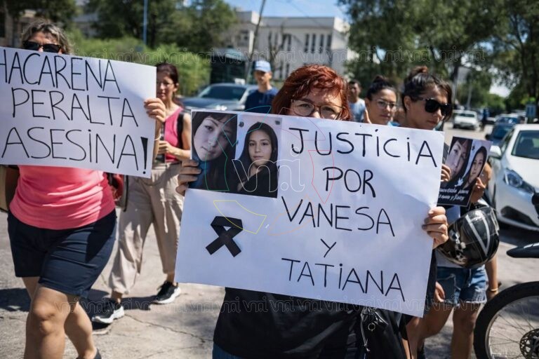 Doble crimen: familiares marcharon a Tribunales para exigir justicia
