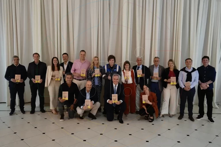 Milei reunió a su Gabinete en Olivos y los arengó rumbo al 2026