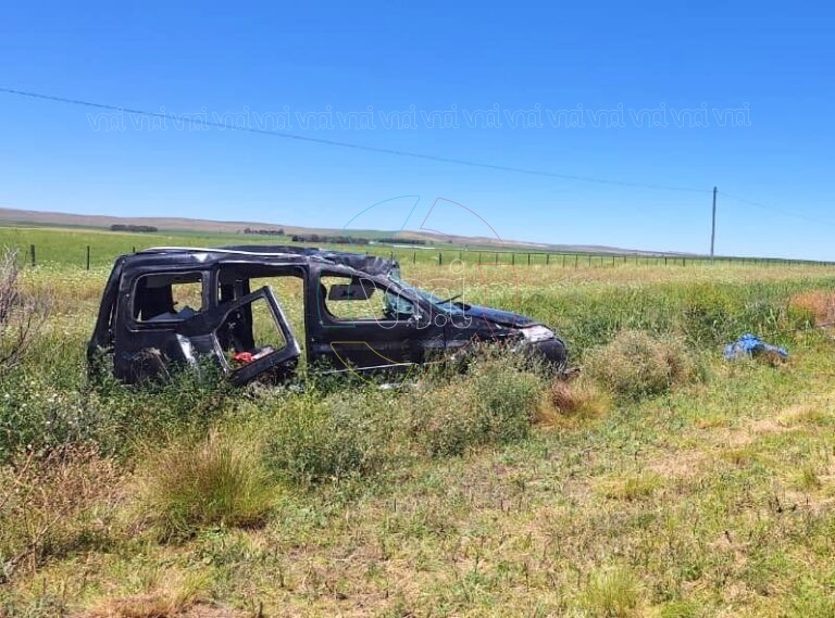 Tragedia en la Ruta Provincial 1: una mujer murió tras el vuelco de una furgoneta