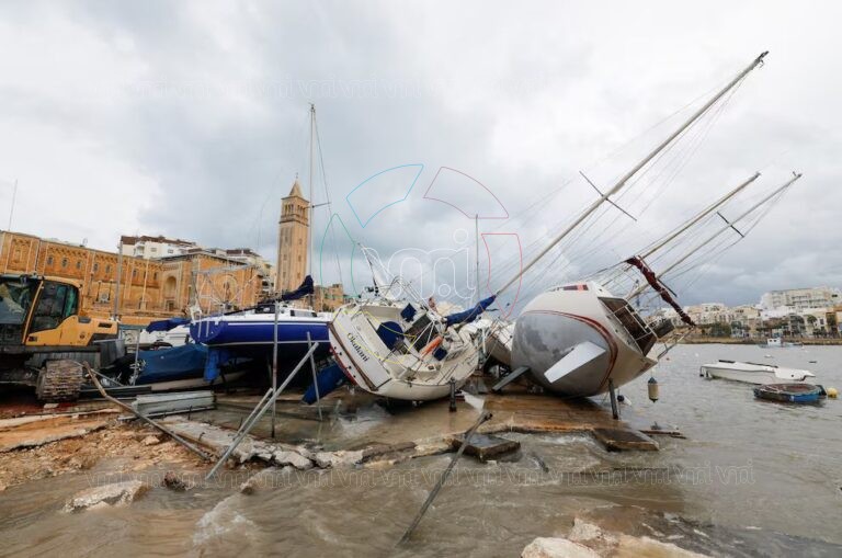 Una víctima fatal y evacuaciones masivas por el paso del ciclón Harry en Europa