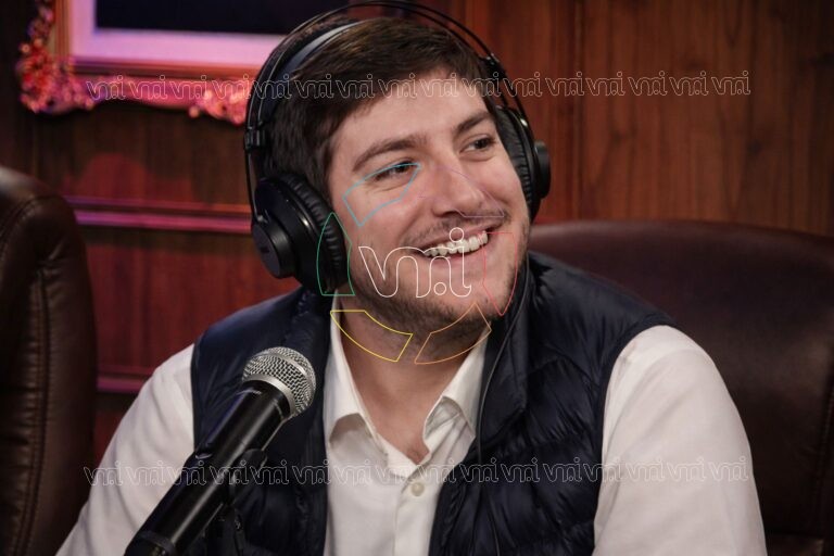 Quién es “Juan Doe”, el tuitero libertario al frente de la Oficina de Respuesta Oficial