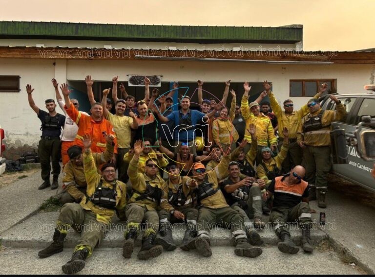 Regresan los bomberos de El Fortín tras nueve días de trabajo en el sur del país