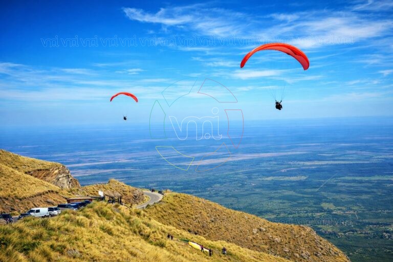 Merlo: parapentista cayó en la sierra de los Comechingones y está en grave estado
