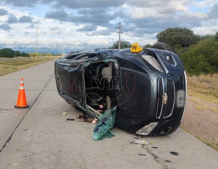 Autopista de las Serranías Puntanas: dos heridos tras el vuelco de una camioneta a la altura del kilómetro 801